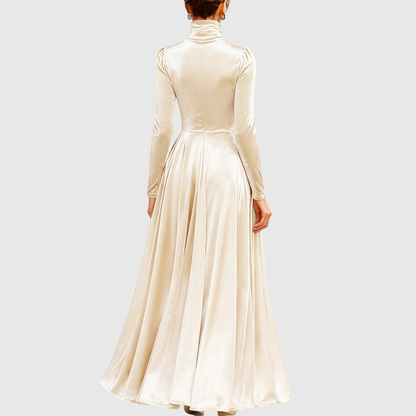 Soophie | Sametové šaty s vysokým límcem